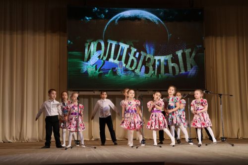 Актаныш күгендә яңа йолдызлар: "Йолдызлык-2026" эстрада фестивале Гала-концертыннан безнең репортаж