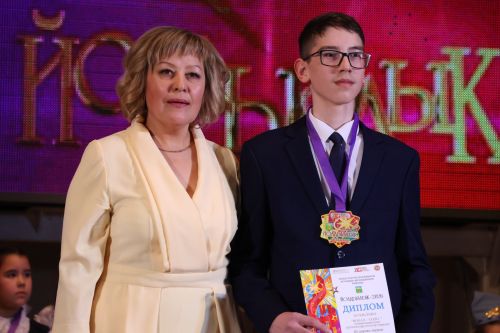 Актаныш күгендә яңа йолдызлар: "Йолдызлык-2026" эстрада фестивале Гала-концертыннан безнең репортаж