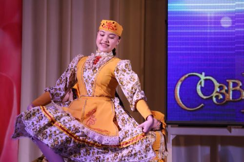 Актаныш күгендә яңа йолдызлар: "Йолдызлык-2026" эстрада фестивале Гала-концертыннан безнең репортаж