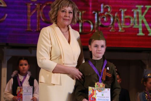 Актаныш күгендә яңа йолдызлар: "Йолдызлык-2026" эстрада фестивале Гала-концертыннан безнең репортаж