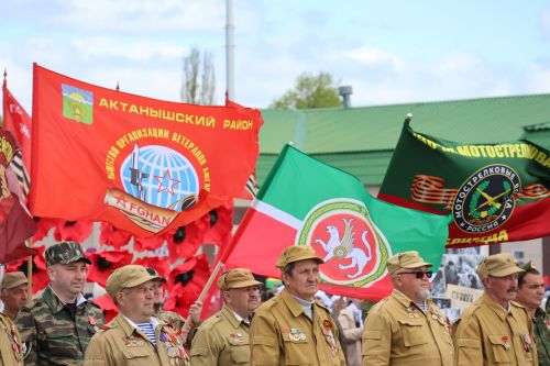 Актанышта Бөек Җиңү бәйрәменнән безнең фоторепортаж