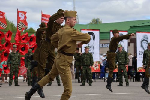 Актанышта Бөек Җиңү бәйрәменнән безнең фоторепортаж