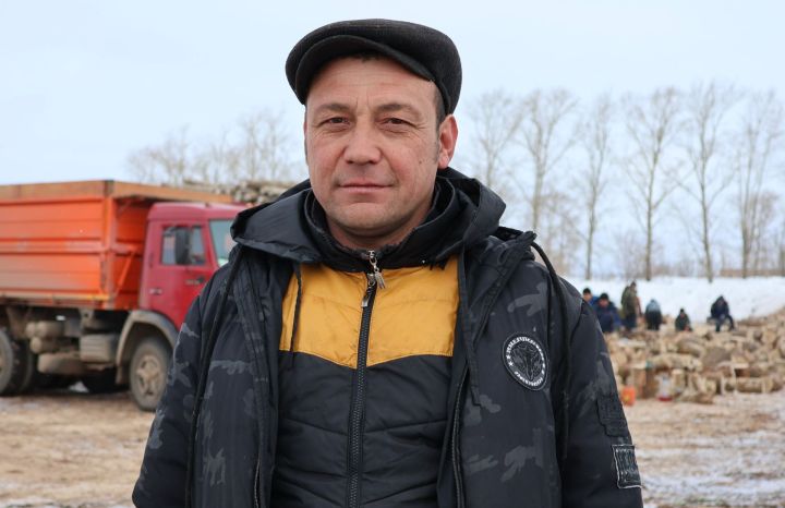 «Әнәк» агрофирмасы машина йөртүчесе: Барлык егетләр дә  махсус хәрби операциядән исән-сау кайтсын!