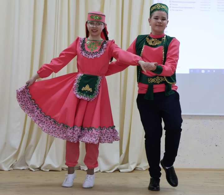 Районыбыз укучылары «Татар егете, татар кызы» бәйгесендә көч сынаша (фотолар)