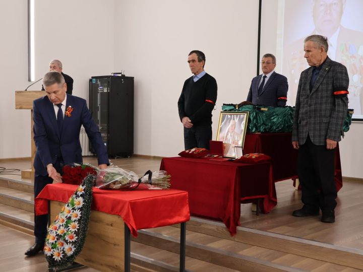 Баязит Мөхәммәтовны соңгы юлга озату мәрасименнән безнең репортаж