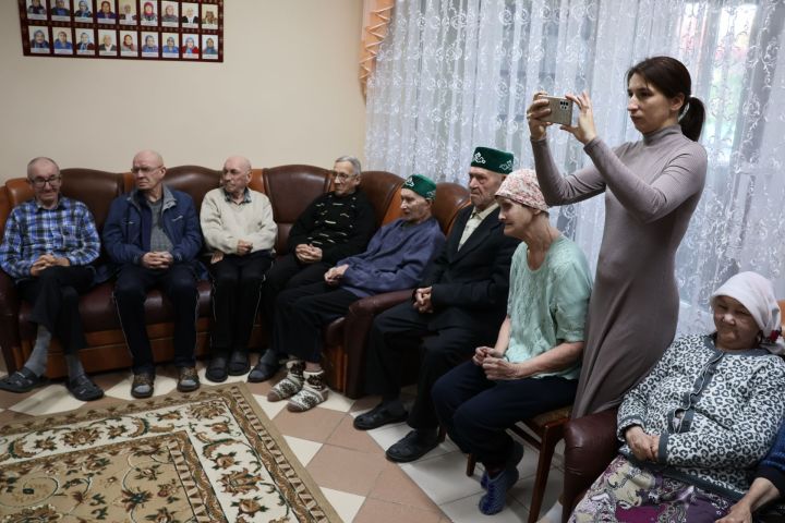 Изгелектән күңел тулышканда: Пучы картлар йортында тормыш ничек?