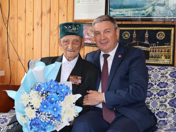 Йөзьяшәр Тәфкил Вәлиев: Безнең Россия беркайчан бирешмәде!