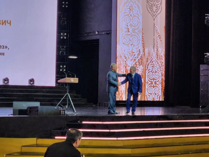 «Нигез» хуҗалыгы җитәкчесе Дамир Җәлилов югары дәүләт бүләгенә лаек булды