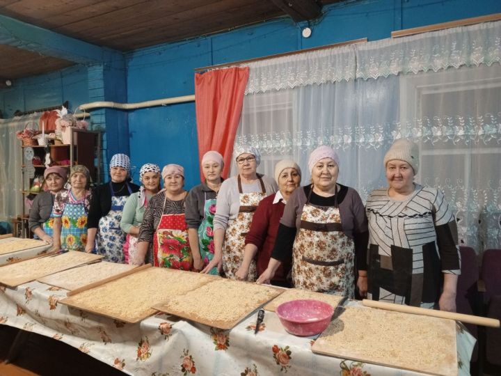 Иске Солтангол халкы махсус хәрби операциядәге якташларыбызны Ватанны саклаучылар бәйрәме белән котлый