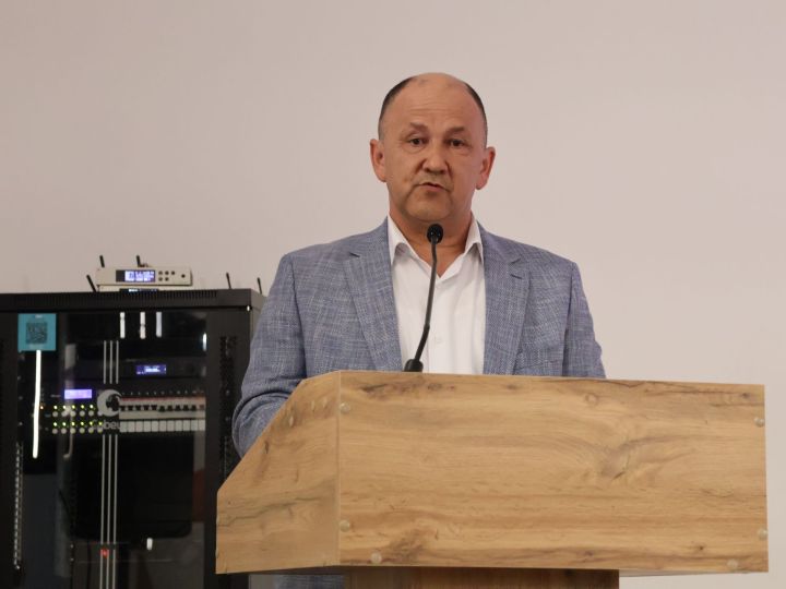 «Яран» торак-милекчелек ширкате җитәкчесе Илшат Хуҗахмәтов: Мөрәҗәгать керүгә, сорауларны хәл итәбез
