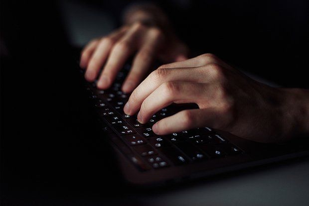 16 яшьлек Мәскәү кызы БДИны яхшы билгеләргә тапшыру өчен  3,8 млн сум акча күчергән