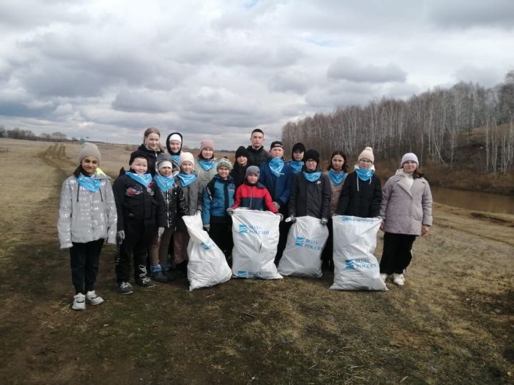 Меңнәр төп гомуми белем бирү мәктәбе укучылары Сөн елгасы буенда экологик өмә үткәрделәр