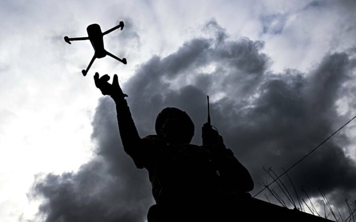 Не подходить к окнам, не снимать на телефон: что делать и как вести себя при атаке