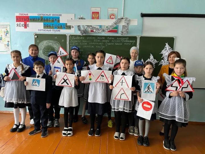 Богады мәктәбендә юл йөрү кагыйдәләрен өйрәнүгә игътибар зур!