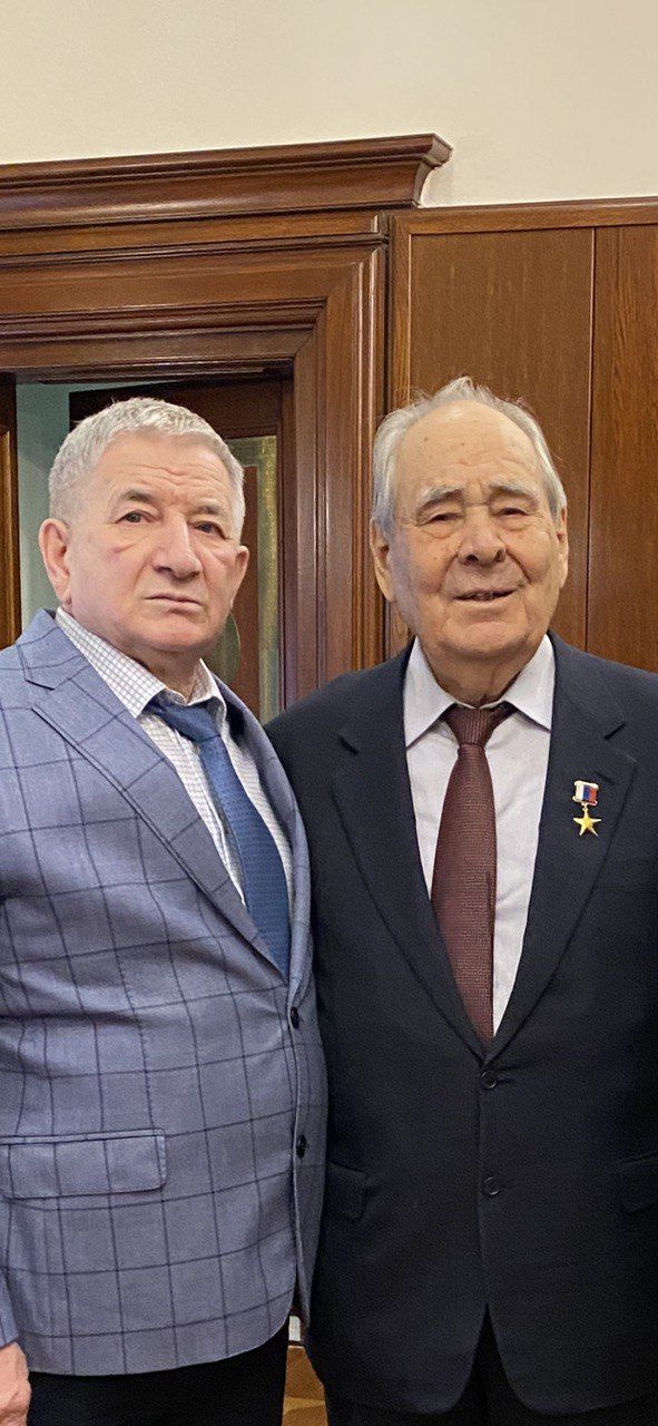 Якташыбыз Филүс Хисаметдинов Минтимер Шәймиевкә багышлап җыр язды