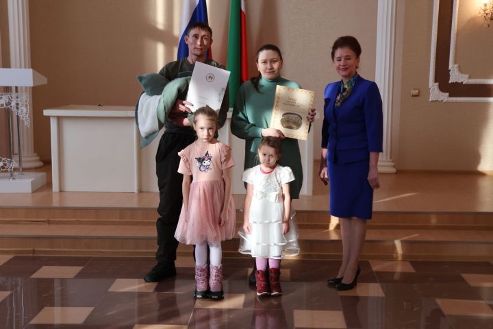 Актаныш районында 2026 елның тәүге сабые теркәлде