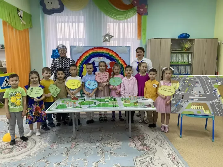 «Алтынчәч» балалар бакчасында нәни блогерлар юл йөрү кагыйдәләрен өйрәнде