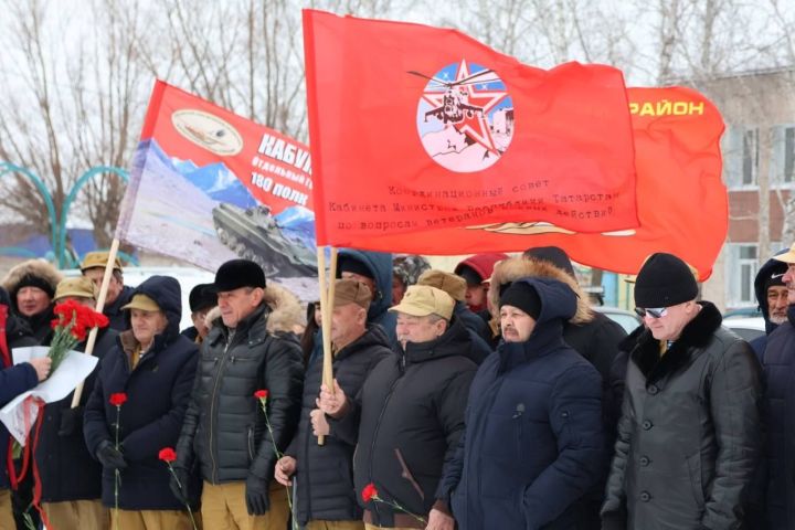 Җиңү паркында Совет гаскәрләрен Әфганстаннан чыгарылуга 37 ел тулуга багышланган тантаналы митинг узды