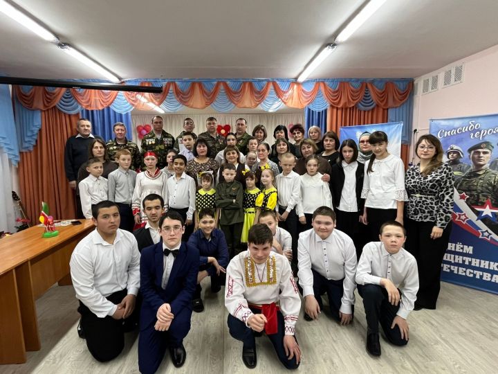 Такталачык мәктәп-интернатында утлар-сулар кичкән ветераннарны хөрмәтләделәр