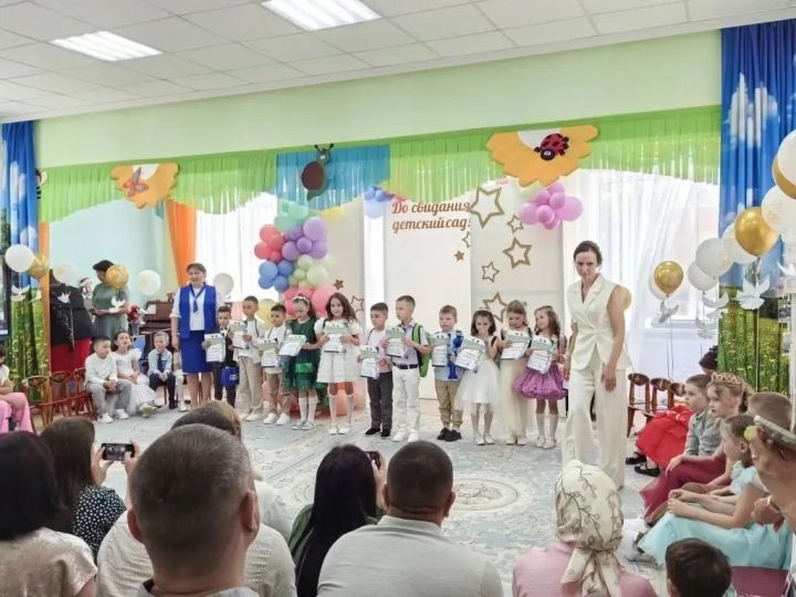 «Алтынчәч» балалар бакчасы нәни блогерлары бакча белән хушлашты