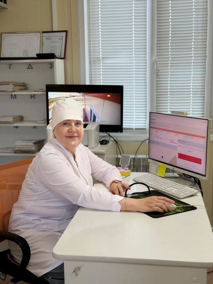 Медицина хезмәткәрләре көнен каршылап: Әҗәкүлнең ак халатлы фәрештәсе