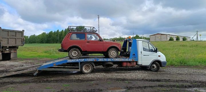Ир-егетләр иле өчен туа: Иске Кормаштан МХО ветераны Илсур Гыйзамов фронттагы улына автомобиль озатты